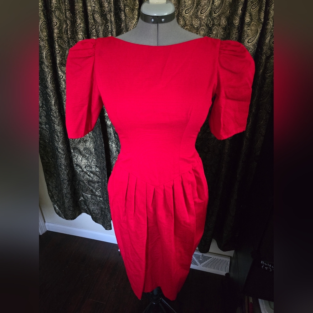 Oscar de la Renta Vibrant Red Midi Dress